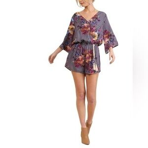 Umgee‎ Floral Romper Size Medium
